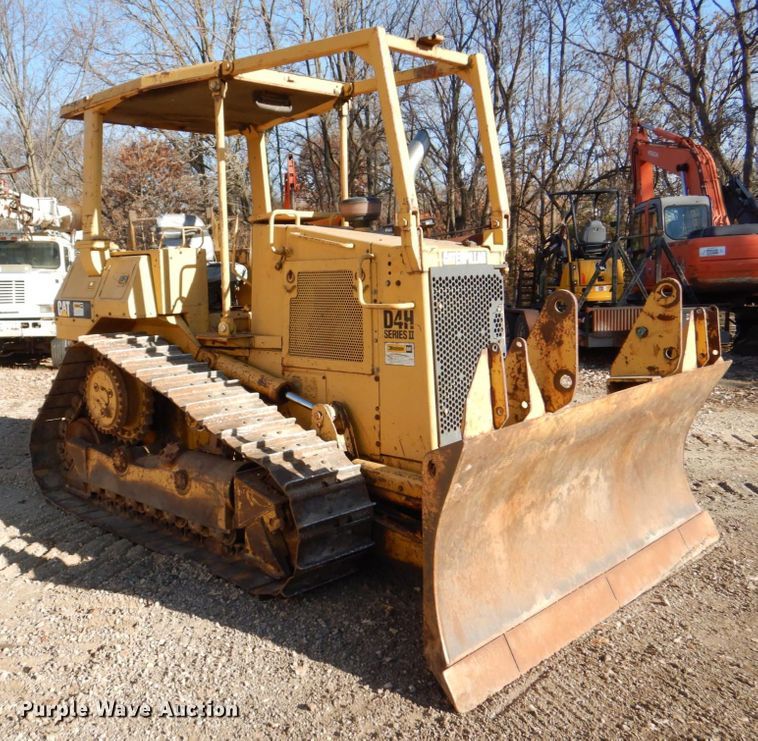 image for item MJ9809 1992 Caterpillar D4H Series II  dozer