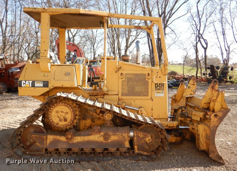 image for item MJ9809 1992 Caterpillar D4H Series II  dozer