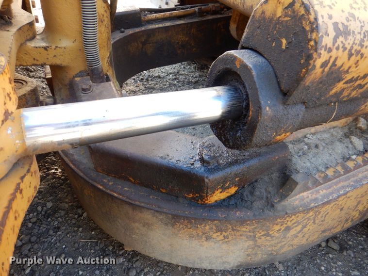 image for item MJ9809 1992 Caterpillar D4H Series II  dozer