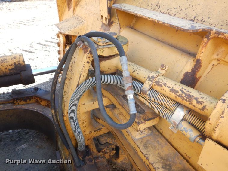 image for item MJ9809 1992 Caterpillar D4H Series II  dozer