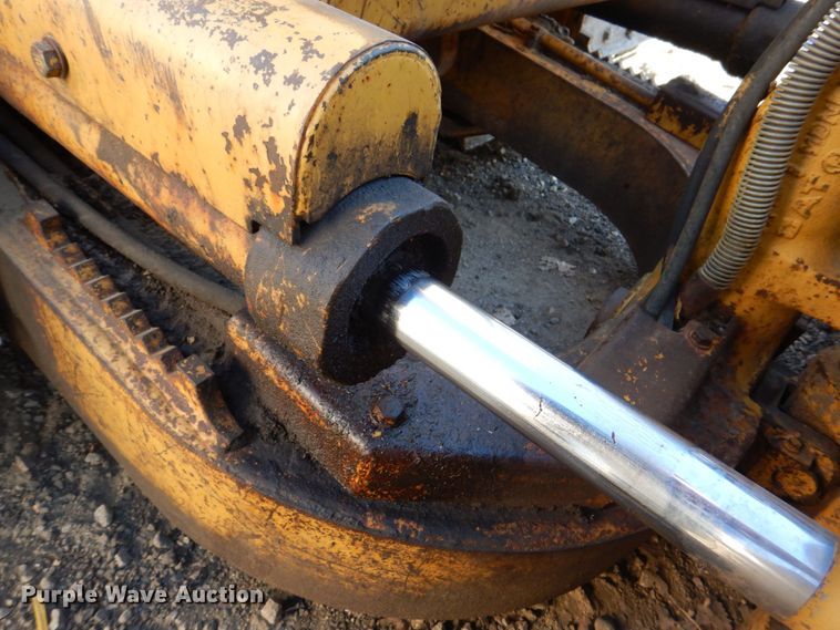 image for item MJ9809 1992 Caterpillar D4H Series II  dozer