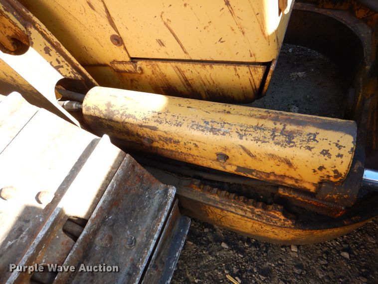 image for item MJ9809 1992 Caterpillar D4H Series II  dozer