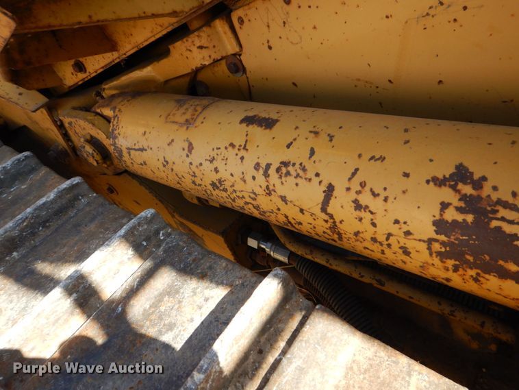 image for item MJ9809 1992 Caterpillar D4H Series II  dozer