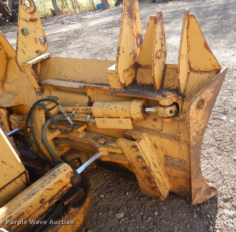 image for item MJ9809 1992 Caterpillar D4H Series II  dozer