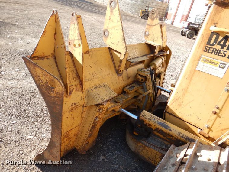 image for item MJ9809 1992 Caterpillar D4H Series II  dozer