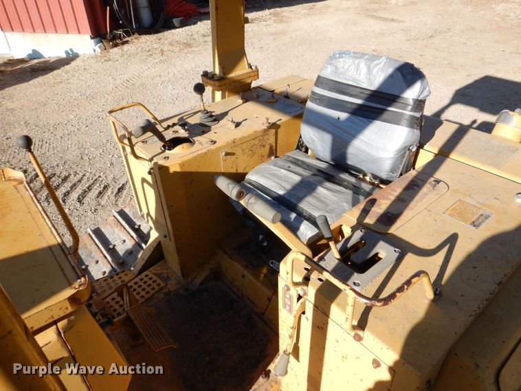 image for item MJ9809 1992 Caterpillar D4H Series II  dozer