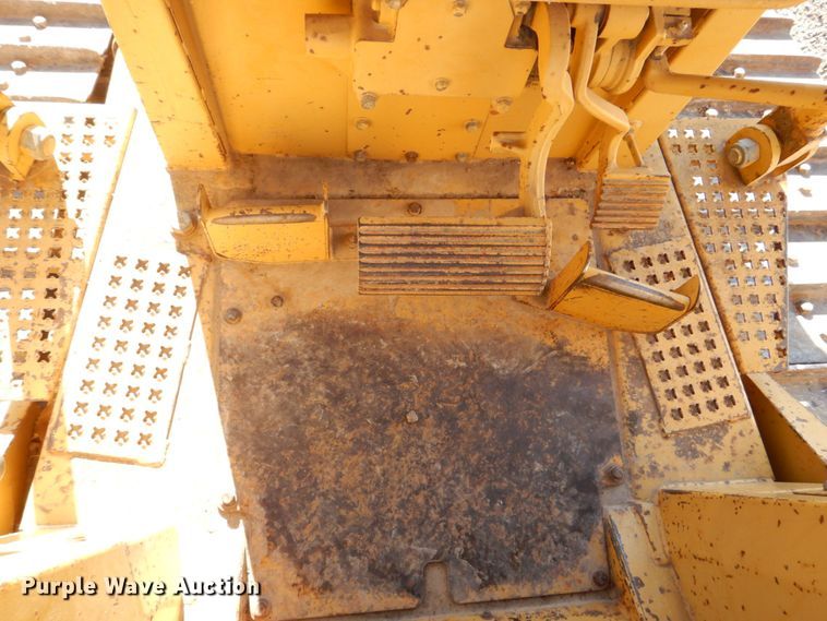 image for item MJ9809 1992 Caterpillar D4H Series II  dozer