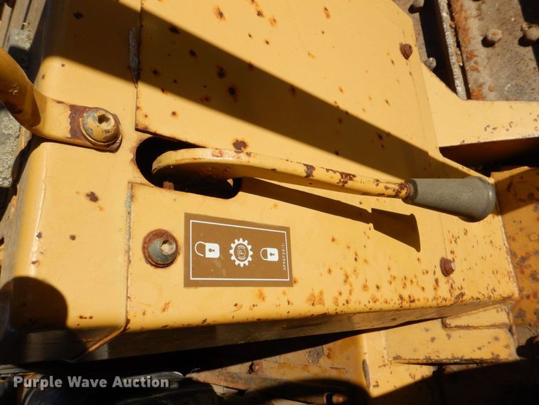 image for item MJ9809 1992 Caterpillar D4H Series II  dozer