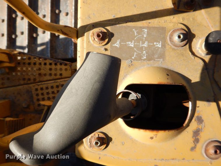 image for item MJ9809 1992 Caterpillar D4H Series II  dozer