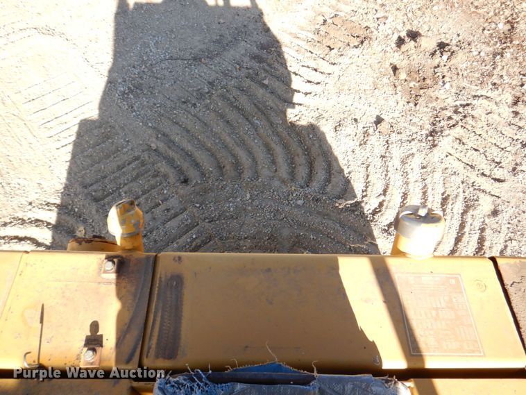 image for item MJ9809 1992 Caterpillar D4H Series II  dozer