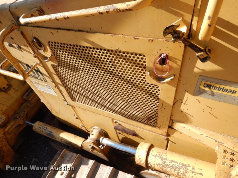 image for item MJ9809 1992 Caterpillar D4H Series II  dozer