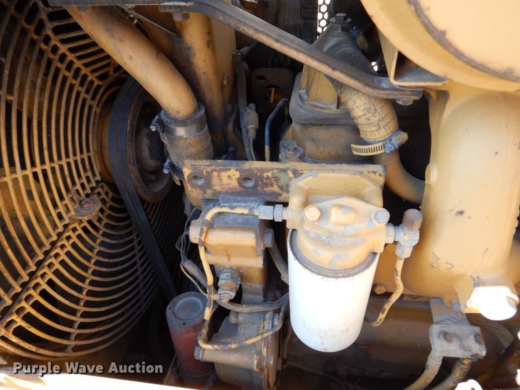 image for item MJ9809 1992 Caterpillar D4H Series II  dozer