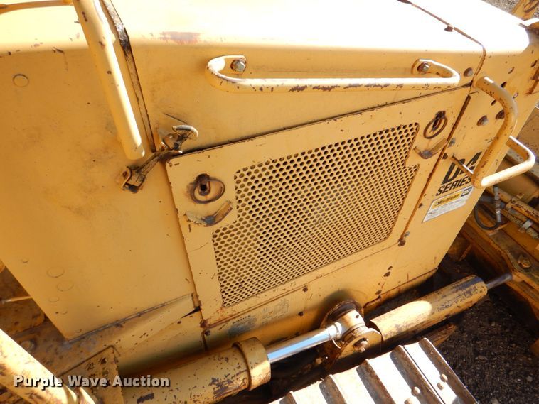 image for item MJ9809 1992 Caterpillar D4H Series II  dozer