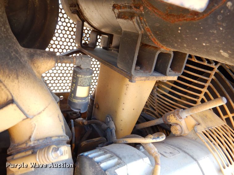 image for item MJ9809 1992 Caterpillar D4H Series II  dozer