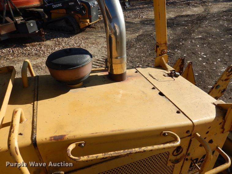 image for item MJ9809 1992 Caterpillar D4H Series II  dozer