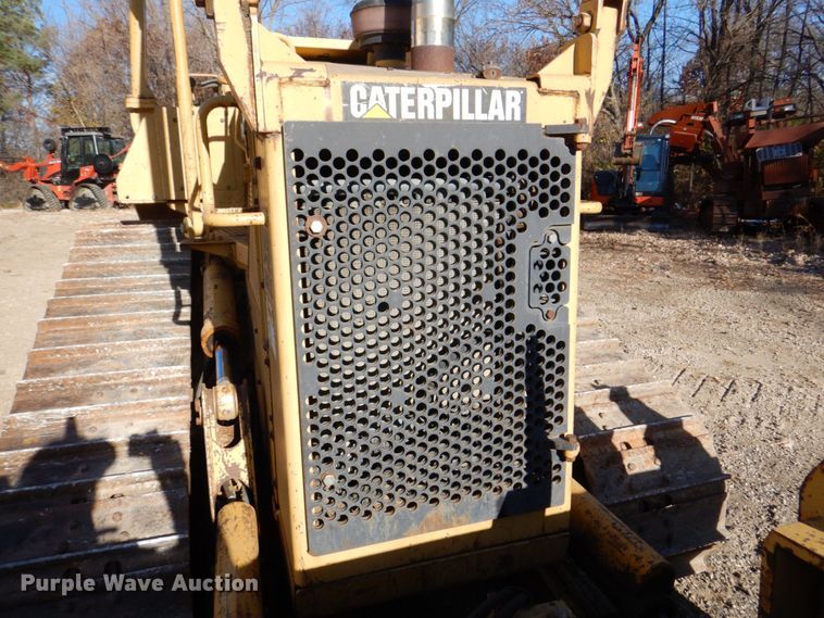 image for item MJ9809 1992 Caterpillar D4H Series II  dozer