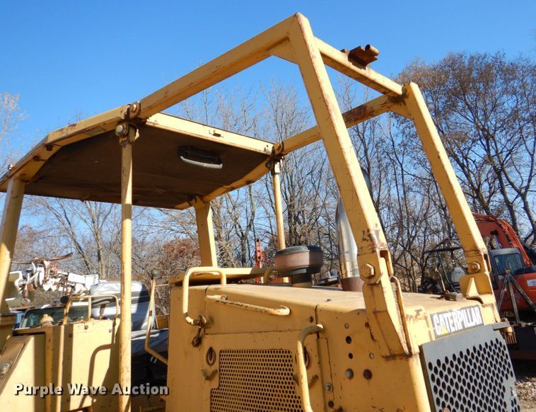 image for item MJ9809 1992 Caterpillar D4H Series II  dozer
