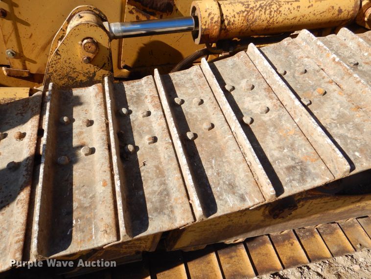 image for item MJ9809 1992 Caterpillar D4H Series II  dozer