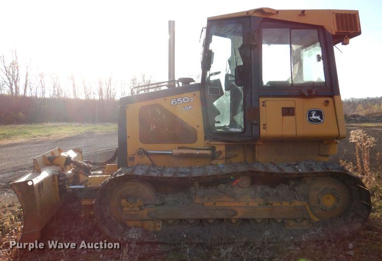 image for item MJ9811 2006 John Deere 650J LGP  dozer