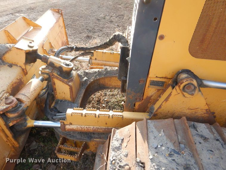 image for item MJ9811 2006 John Deere 650J LGP  dozer