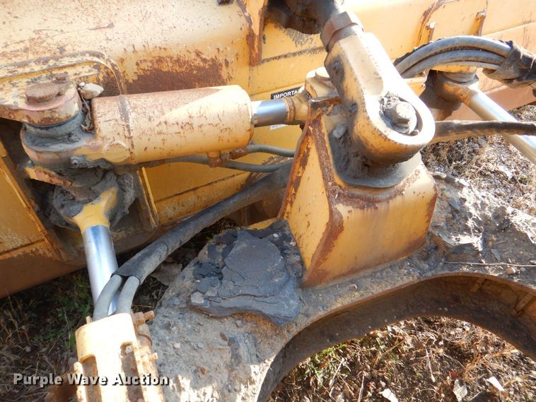 image for item MJ9811 2006 John Deere 650J LGP  dozer