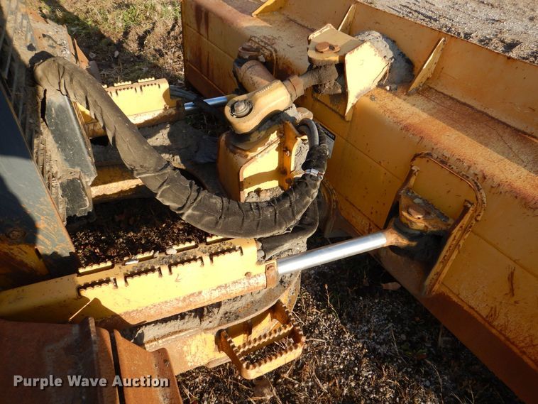 image for item MJ9811 2006 John Deere 650J LGP  dozer