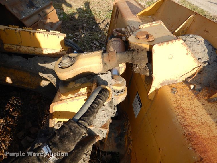 image for item MJ9811 2006 John Deere 650J LGP  dozer