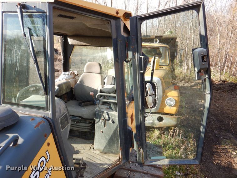 image for item MJ9811 2006 John Deere 650J LGP  dozer