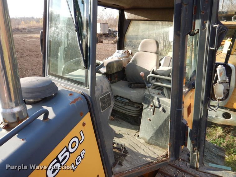 image for item MJ9811 2006 John Deere 650J LGP  dozer