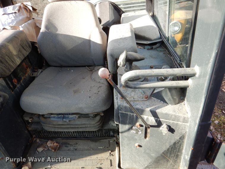 image for item MJ9811 2006 John Deere 650J LGP  dozer