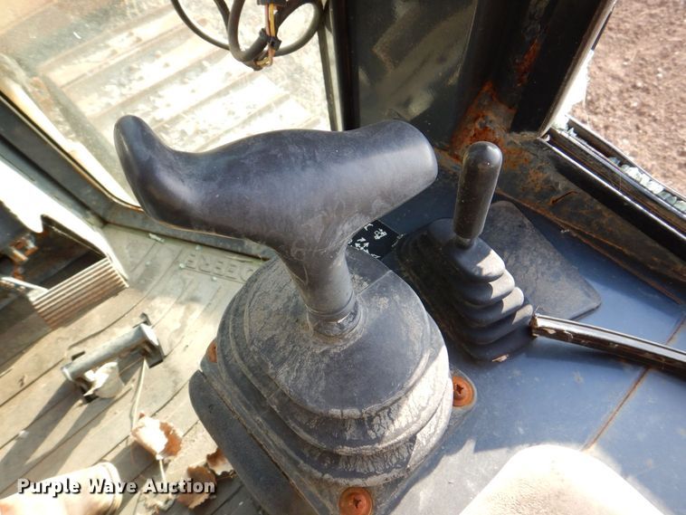 image for item MJ9811 2006 John Deere 650J LGP  dozer