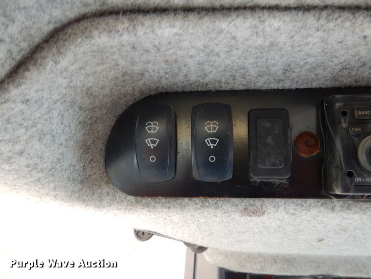 image for item MJ9811 2006 John Deere 650J LGP  dozer