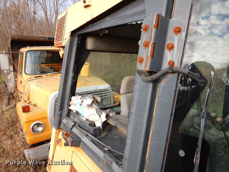 image for item MJ9811 2006 John Deere 650J LGP  dozer