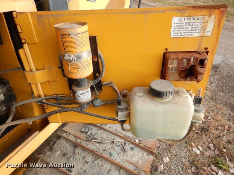 image for item MJ9811 2006 John Deere 650J LGP  dozer