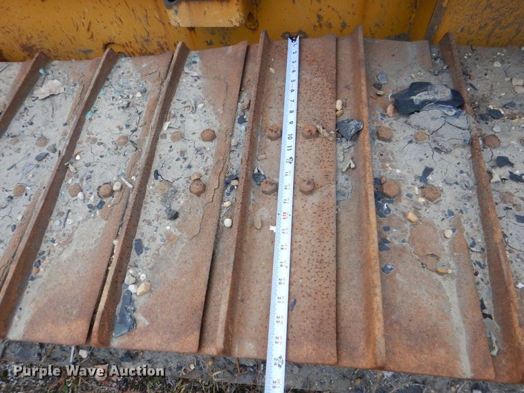 image for item MJ9811 2006 John Deere 650J LGP  dozer