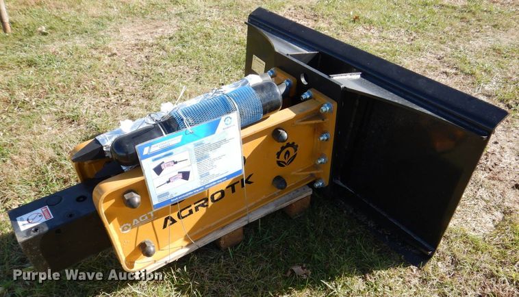 image for item MJ9828 2022 Agrotk SSHH680  skid steer breaker