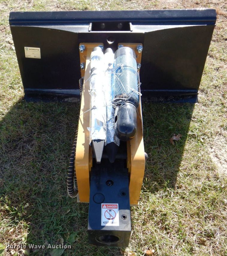 image for item MJ9828 2022 Agrotk SSHH680  skid steer breaker