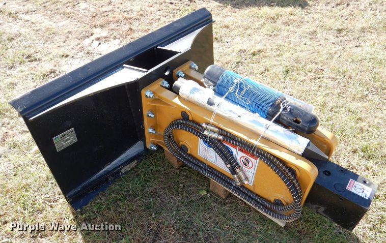 image for item MJ9828 2022 Agrotk SSHH680  skid steer breaker