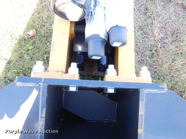 image for item MJ9828 2022 Agrotk SSHH680  skid steer breaker