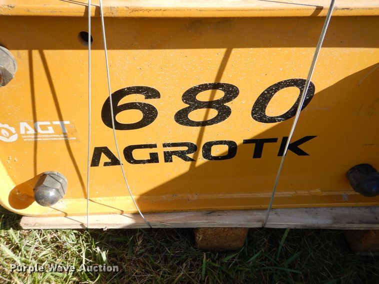 image for item MJ9828 2022 Agrotk SSHH680  skid steer breaker