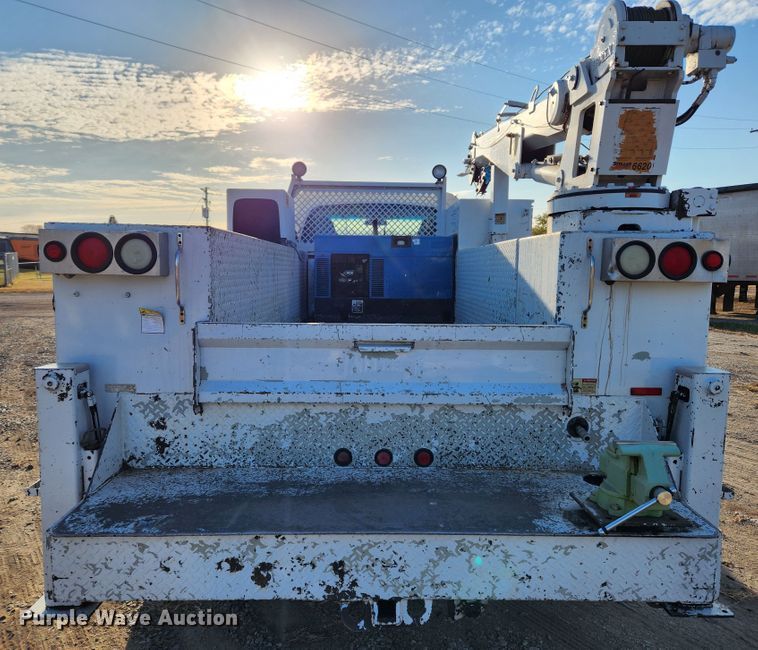 image for item MK9453 2008 GMC C5500  utility / service truck