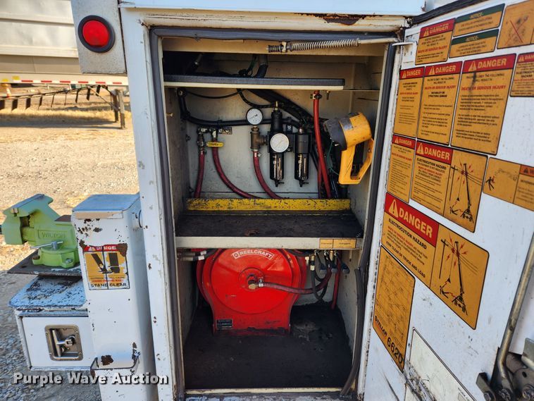 image for item MK9453 2008 GMC C5500  utility / service truck