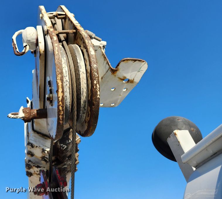 image for item MK9453 2008 GMC C5500  utility / service truck