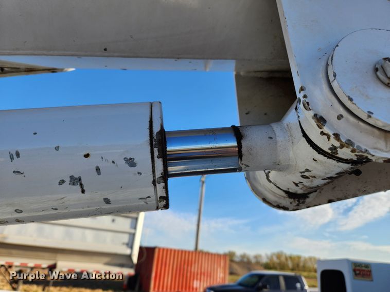 image for item MK9453 2008 GMC C5500  utility / service truck