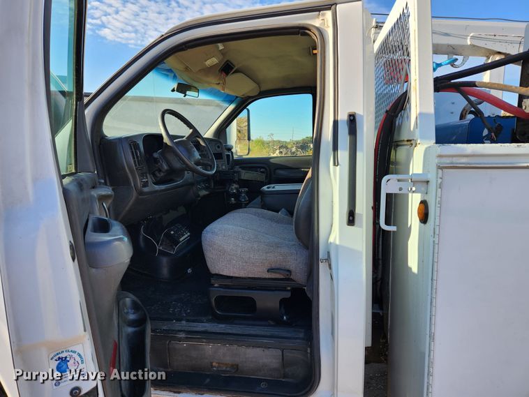 image for item MK9453 2008 GMC C5500  utility / service truck