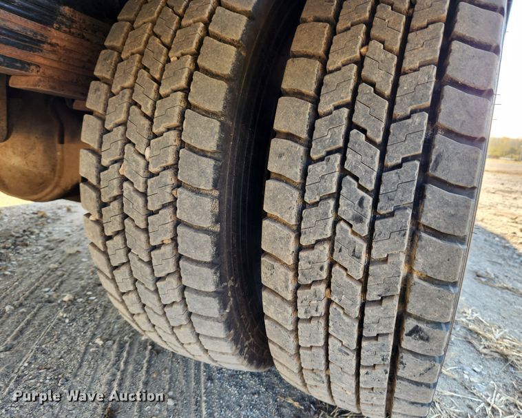 image for item MK9453 2008 GMC C5500  utility / service truck