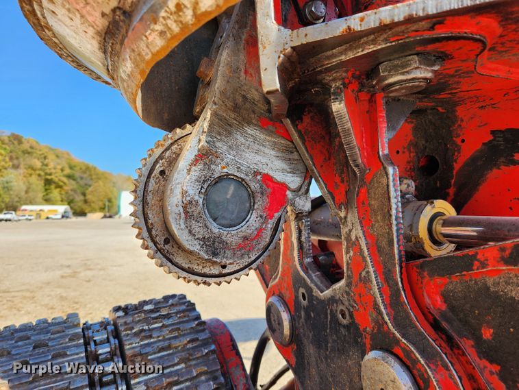 image for item MK9455 2013 Caterpillar 501HD harvester