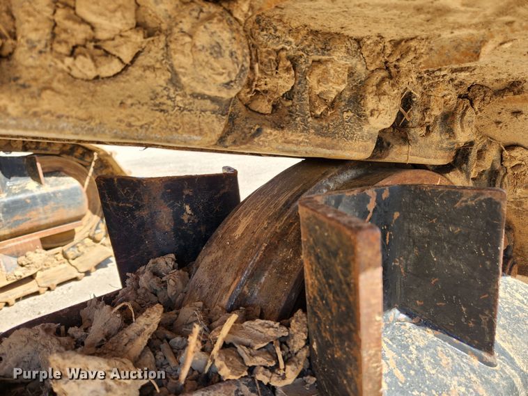 image for item MK9455 2013 Caterpillar 501HD harvester