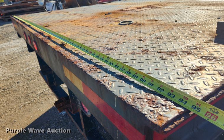 image for item MK9475 2001 Freightliner Columbia  flatbed truck