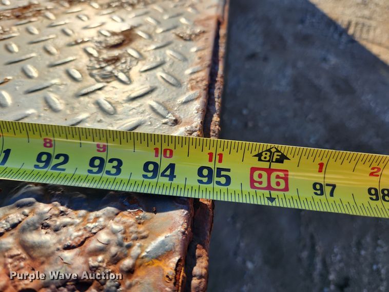 image for item MK9475 2001 Freightliner Columbia  flatbed truck